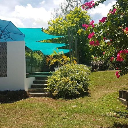 Ancella'S Garden Apartment-Beach-5Min Drive, 1 Hr Montego Bay, 25 Mins Ocho Rios, Continental Breakfast Runaway Bay Exterior photo