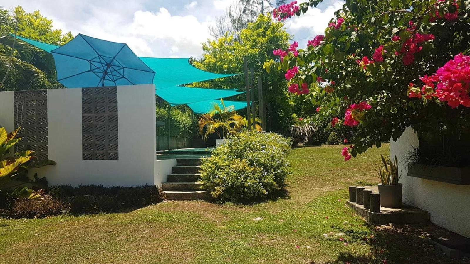 Ancella'S Garden Apartment-Beach-5Min Drive, 1 Hr Montego Bay, 25 Mins Ocho Rios, Continental Breakfast Runaway Bay Exterior photo