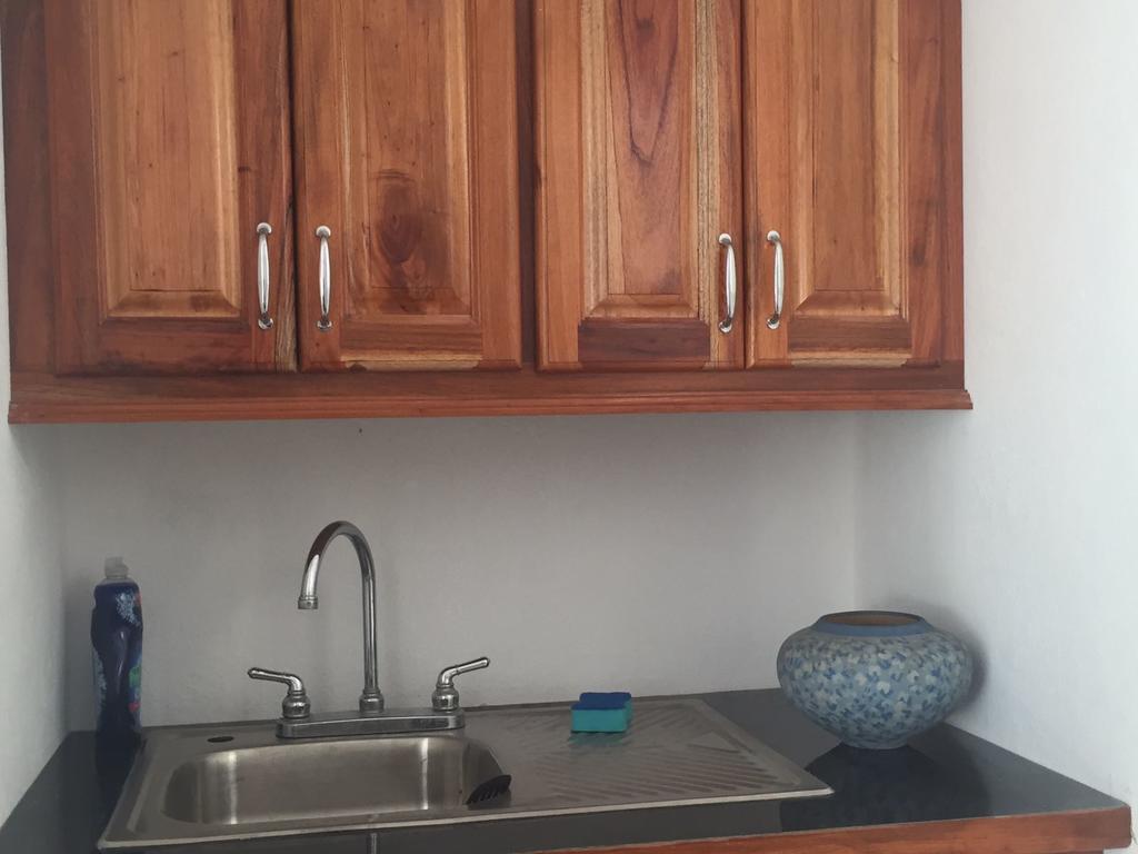 Ancella'S Garden Apartment-Beach-5Min Drive, 1 Hr Montego Bay, 25 Mins Ocho Rios, Continental Breakfast Runaway Bay Exterior photo