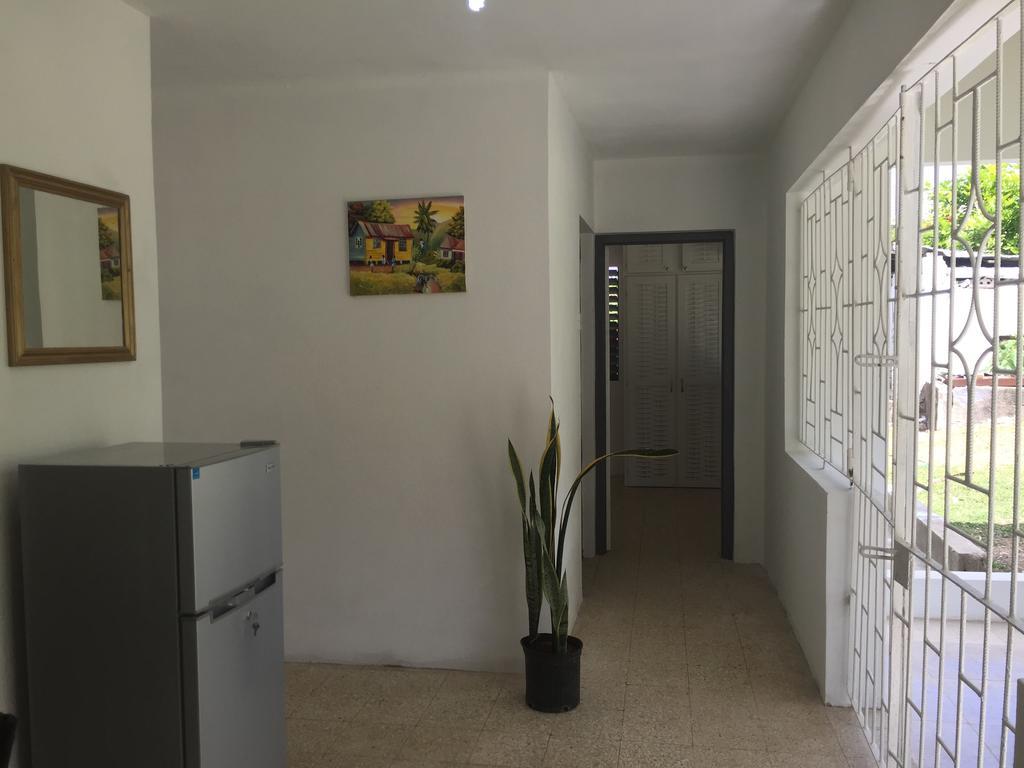 Ancella'S Garden Apartment-Beach-5Min Drive, 1 Hr Montego Bay, 25 Mins Ocho Rios, Continental Breakfast Runaway Bay Exterior photo